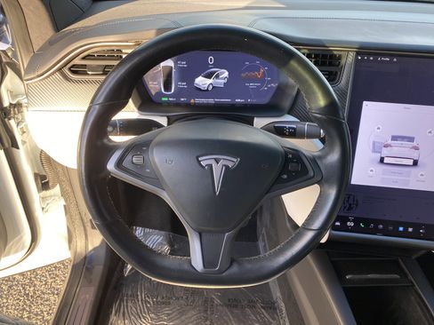 Used 2018 Tesla Model X 75D image 13