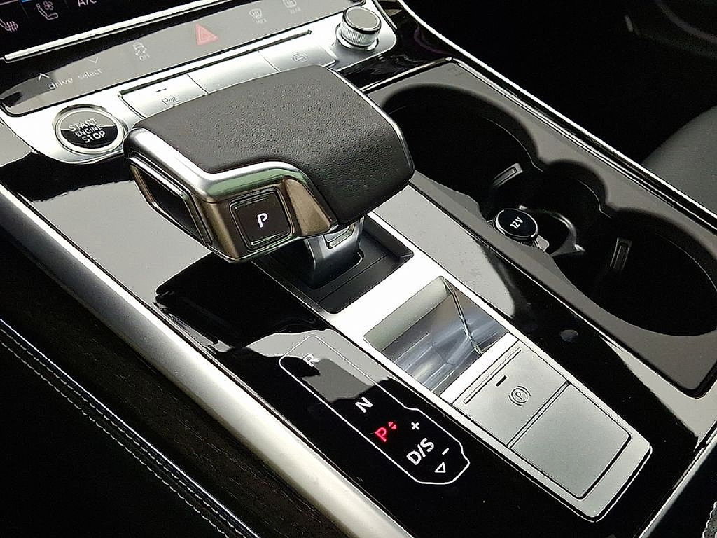 Used 2025 Audi Q7 3.0T Premium Plus w/ Premium Plus Package AWD/4WD image 9