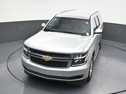 Used 2016 Chevrolet Suburban LT RWD image 23