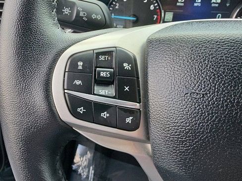 Used 2024 Ford Explorer XLT w/ Equipment Group 202A RWD image 21