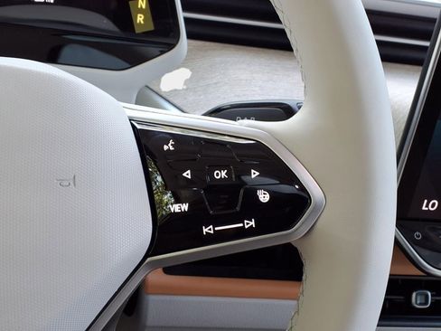 Used 2025 Volkswagen ID. Buzz Pro S Plus image 21