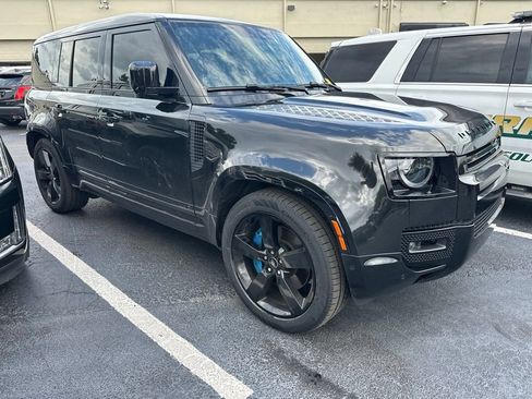Used 2022 Land Rover Defender 110 V8 AWD/4WD image 1