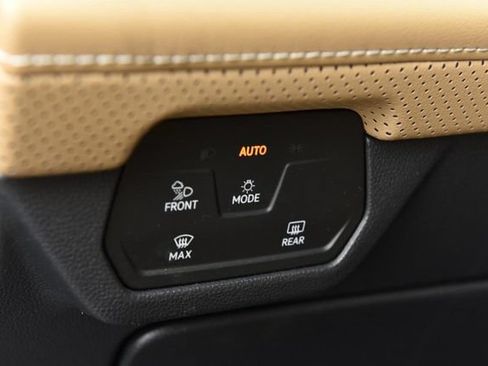Certified 2026 Volkswagen Atlas Cross Sport SE AWD/4WD image 11