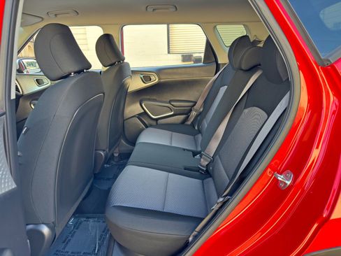 Used 2021 Kia Soul X-Line FWD image 32