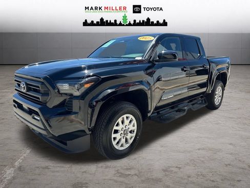 Used 2025 Toyota Tacoma SR5 AWD/4WD image 1
