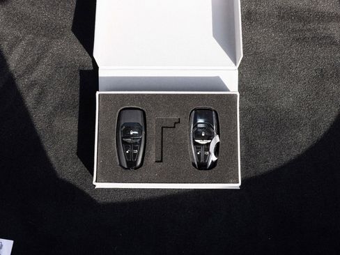 Used 2023 Aston Martin V8 Vantage Coupe image 48