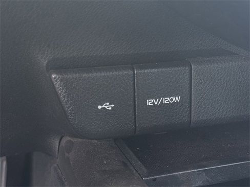 Used 2023 Toyota Camry SE image 21