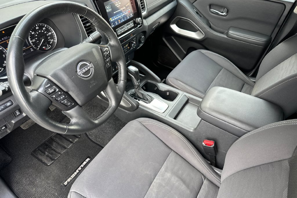 Used 2022 Nissan Frontier SV AWD/4WD image 12