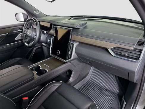 Used 2025 GMC Acadia Denali w/ Super Cruise Package image 25