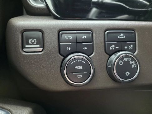 Used 2024 Chevrolet Silverado 1500 LT w/ Z71 Off-Road Package AWD/4WD image 23