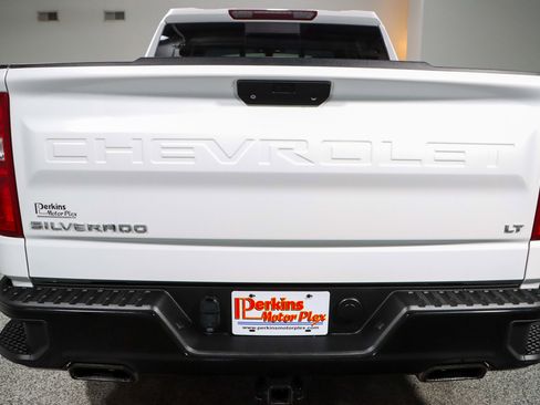Used 2021 Chevrolet Silverado 1500 LT Trail Boss w/ Convenience Package II image 8