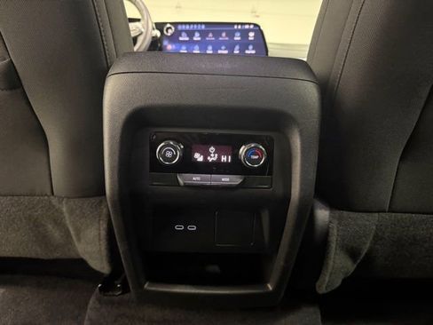 Certified 2025 Chevrolet Traverse LT image 26