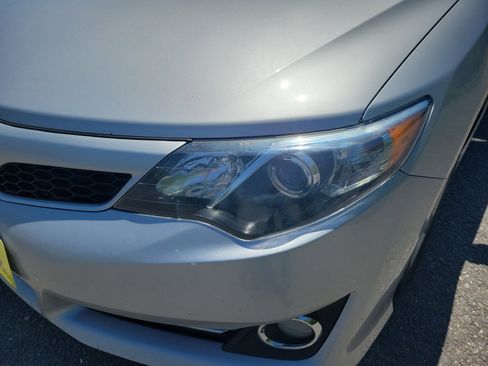 Used 2014 Toyota Camry SE FWD image 9