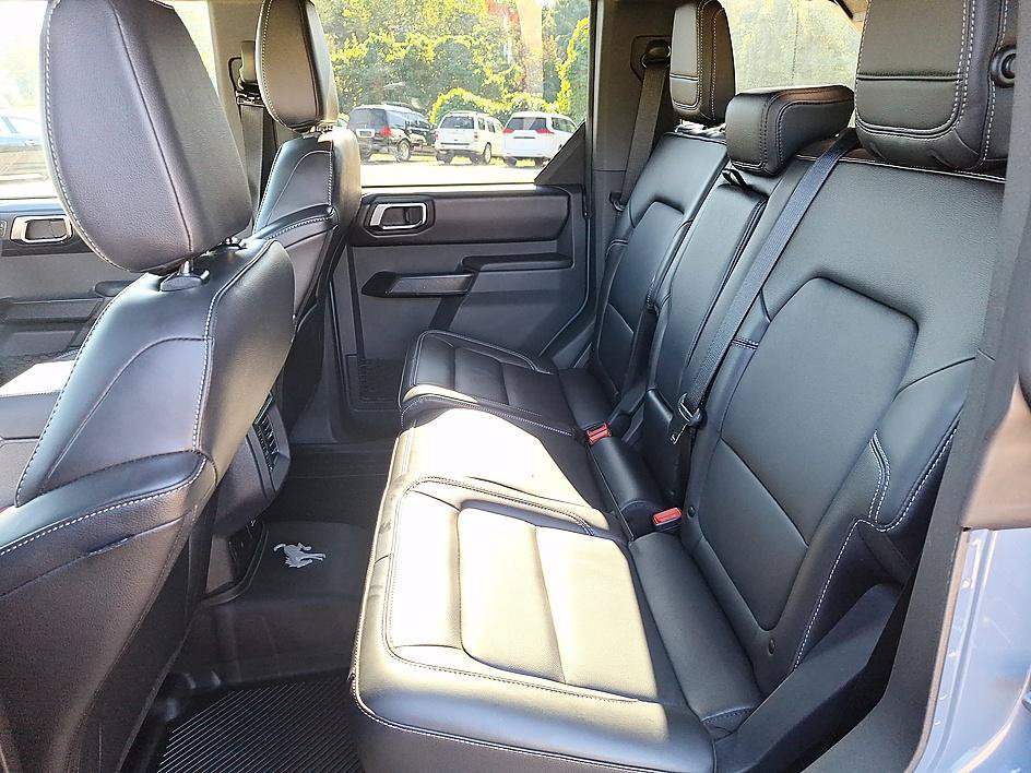 Used 2025 Ford Bronco Outer Banks AWD/4WD image 12