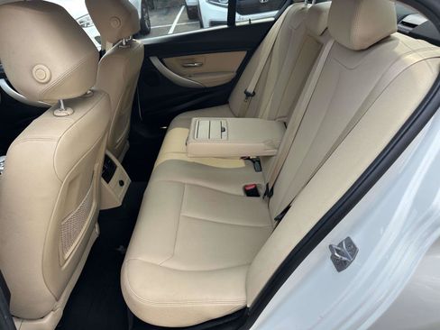 Used 2018 BMW 320i xDrive Sedan w/ Convenience Package AWD/4WD image 19