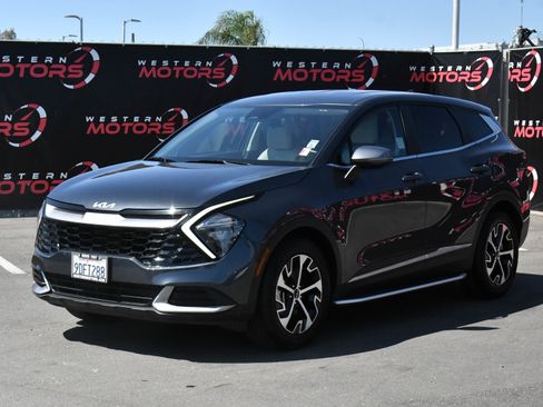 Used 2023 Kia Sportage EX FWD image 3