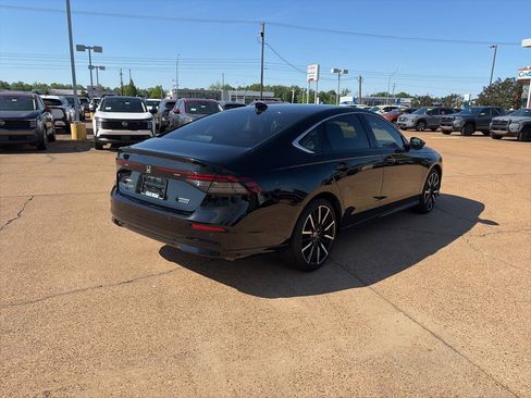 Used 2024 Honda Accord Touring image 4