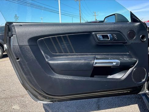 Used 2018 Ford Mustang Premium image 20