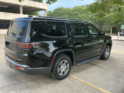 Used 2022 Jeep Wagoneer Series I AWD/4WD image 6