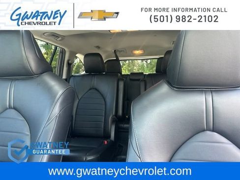 Used 2022 Toyota Highlander XLE AWD/4WD image 29
