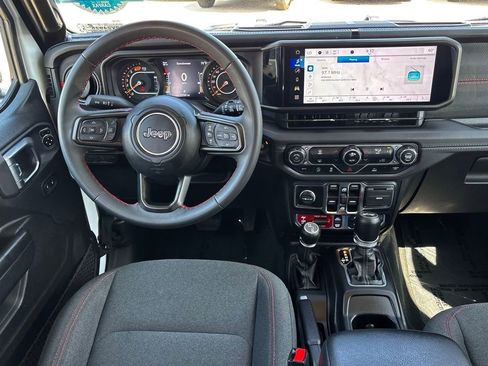 Used 2024 Jeep Wrangler Unlimited Rubicon image 24