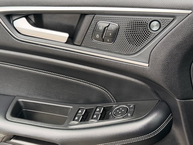 Certified 2021 Ford Edge Titanium FWD image 38