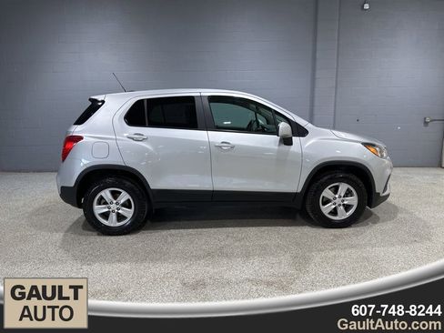 Used 2022 Chevrolet Trax LS w/ Tint and Cruise Package image 2