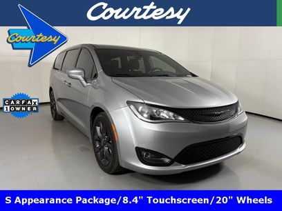 Used 2020 Chrysler Pacifica Touring w/ S Appearance Package
