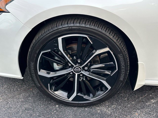 Certified 2023 Nissan Altima 2.5 SR FWD image 9