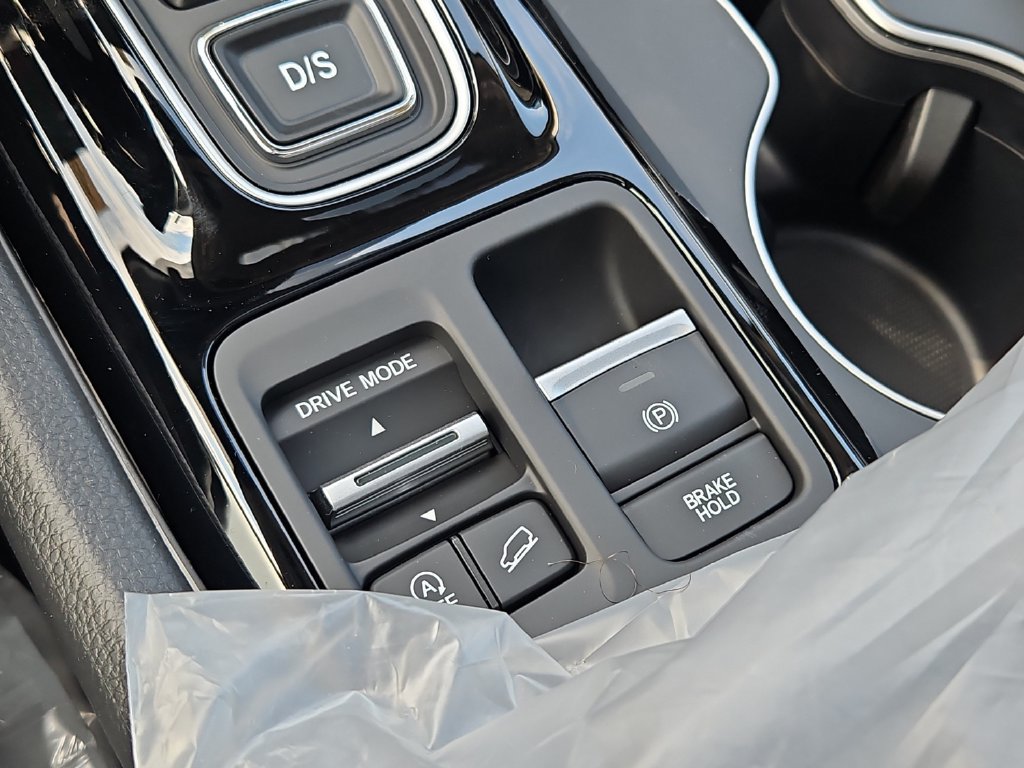New 2026 Honda Pilot Touring image 17