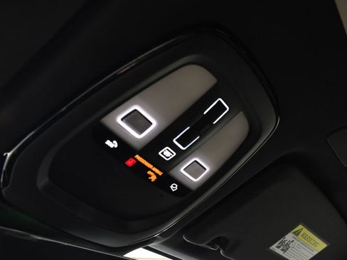 Used 2023 Volvo XC60 T8 Plus image 34