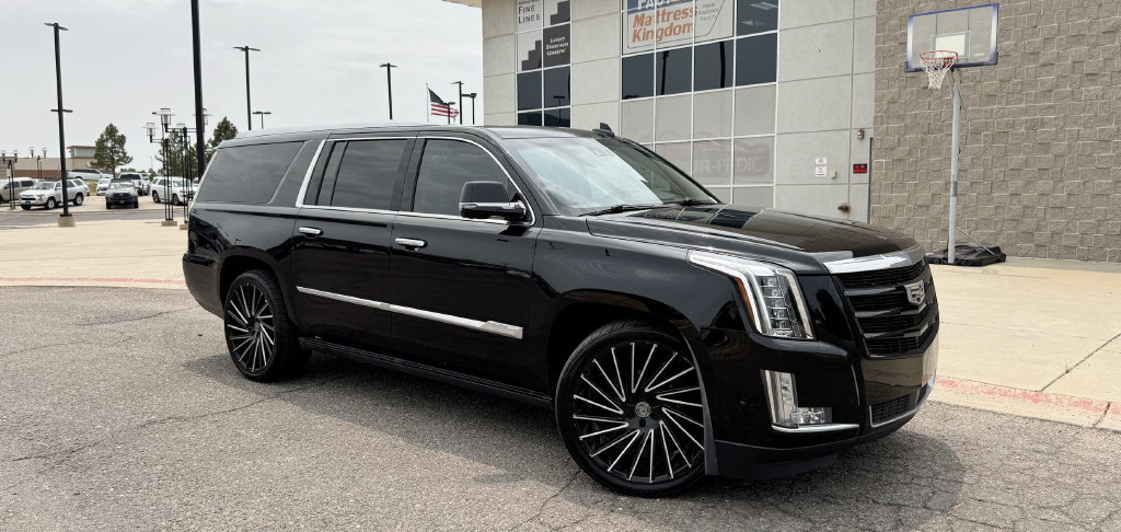 Used 2017 Cadillac Escalade ESV Premium Luxury AWD/4WD image 2