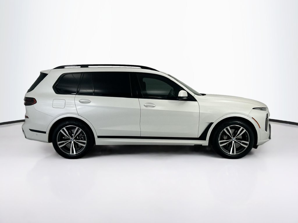 Certified 2025 BMW X7 xDrive40i w/ M Sport Package AWD/4WD image 4