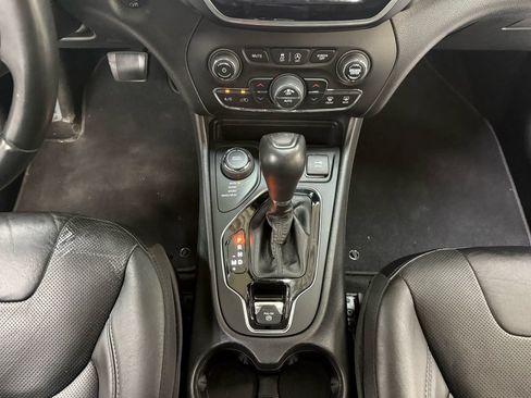 Used 2020 Jeep Cherokee Limited AWD/4WD image 22