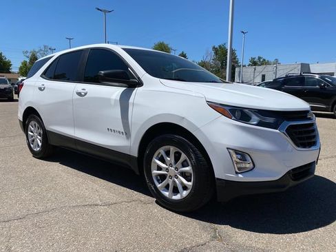 Used 2020 Chevrolet Equinox LS FWD image 7