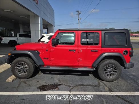 Used 2024 Jeep Wrangler Unlimited Sport AWD/4WD image 6