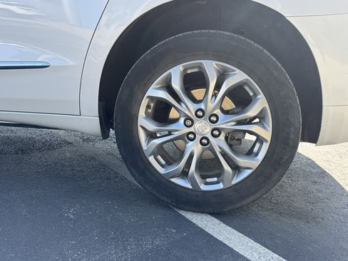 Used 2021 Buick Enclave Avenir w/ Avenir Technology Package image 5