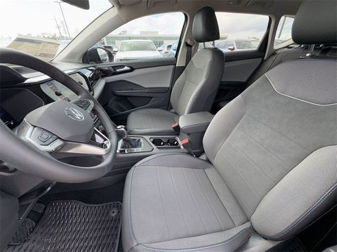 New 2024 Volkswagen Taos SE image 12