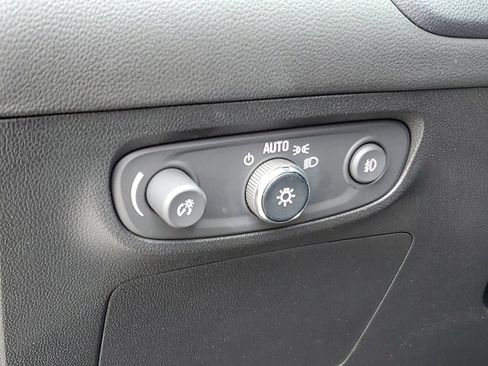 Used 2022 Buick Encore GX Preferred w/ Cold Weather Comfort Package AWD/4WD image 9