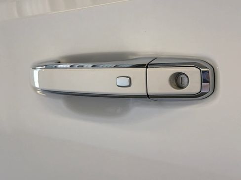 Used 2021 GMC Yukon XL SLT image 12