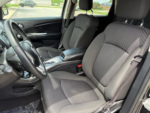 Used 2019 Dodge Journey SE w/ Premium Group FWD image 12