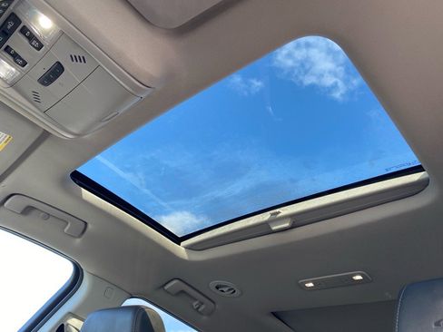 Used 2023 GMC Acadia AT4 w/ Technology Package image 23