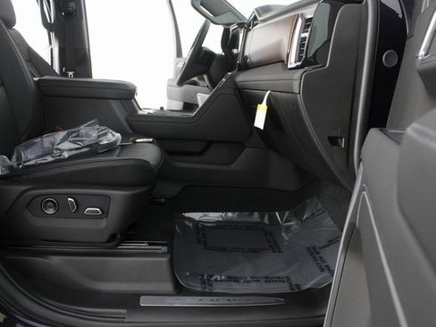 New 2026 GMC Sierra 3500 Denali w/ Denali Reserve Package image 26