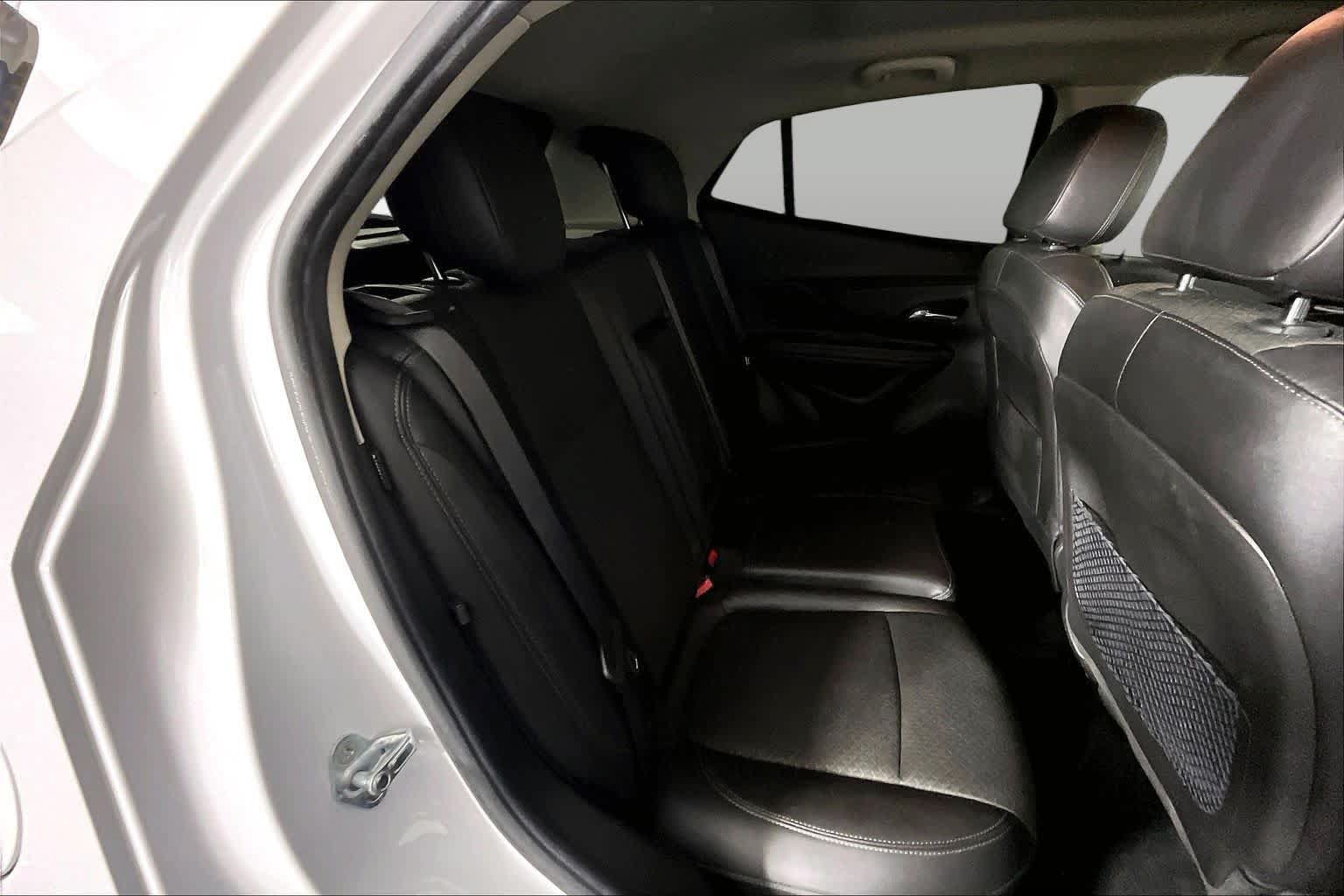 Used 2020 Buick Encore FWD image 19