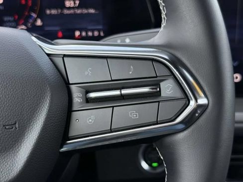 Used 2026 Chevrolet Traverse LT AWD/4WD image 24