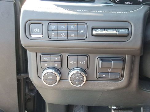 Certified 2023 GMC Yukon Denali Ultimate AWD/4WD image 39