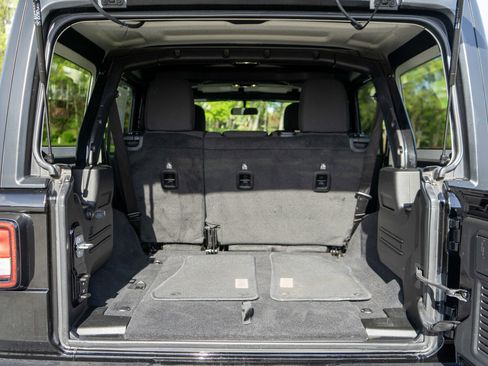 Used 2019 Jeep Wrangler Unlimited Sport AWD/4WD image 9