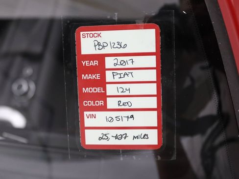 Used 2017 FIAT 124 Spider Classica RWD image 29