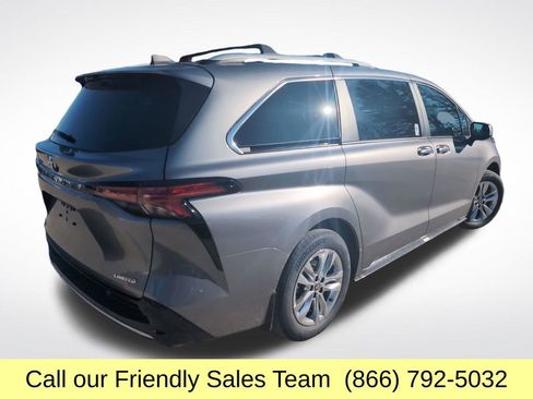 New 2026 Toyota Sienna Limited image 5