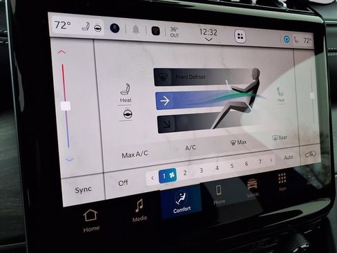 New 2025 Jeep Grand Cherokee Limited w/ Black Appearance Package image 8